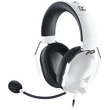 אוזניות גיימינג חוטיות BLACKSHARK V2 X מבית RAZER לבן